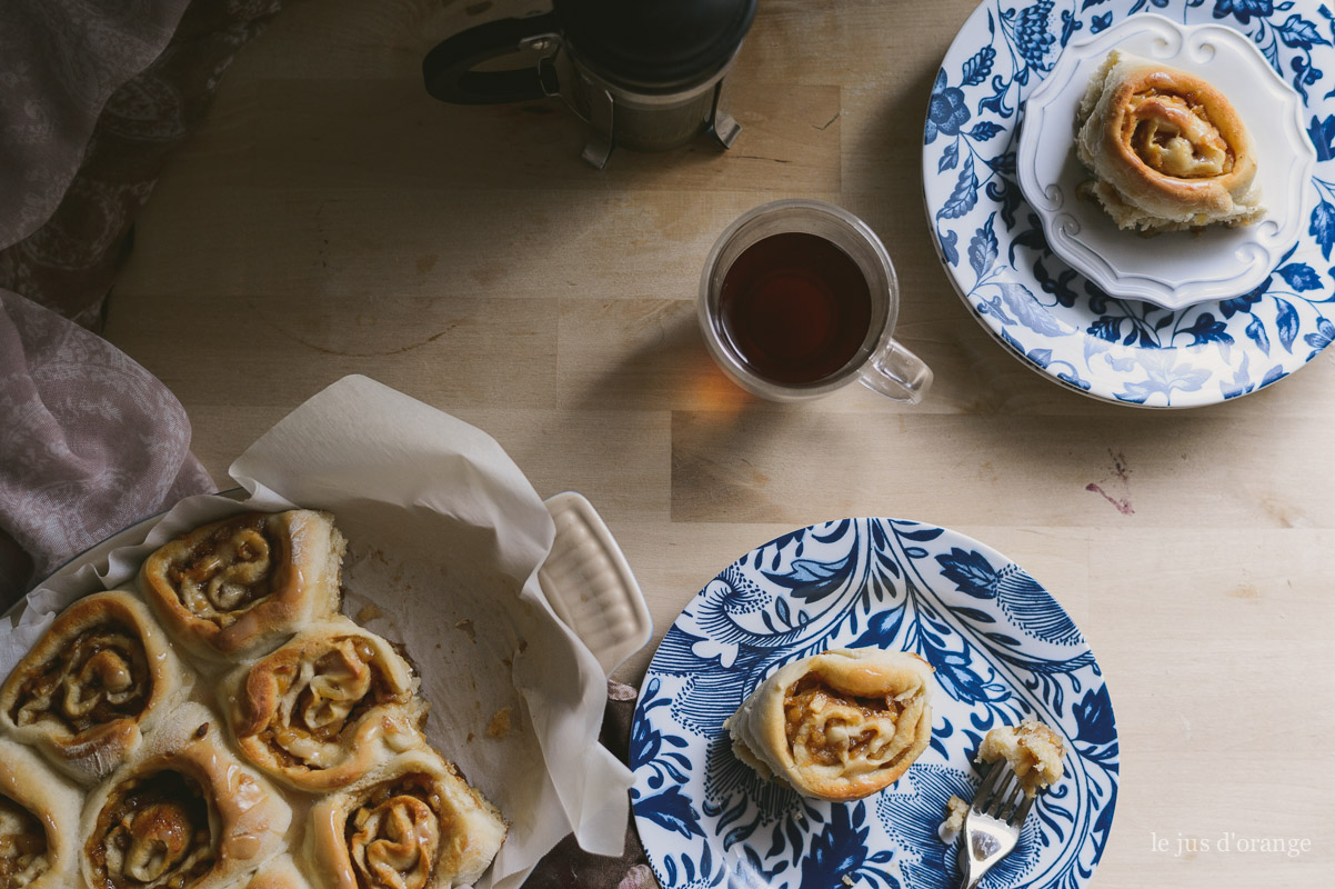 Spiced Caramel Apple Cinnamon Rolls » Betty L