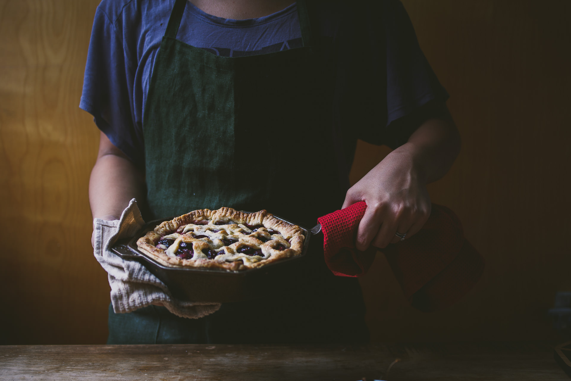 Ginger Cherry Skillet Pie Finex | le jus d'orange-17