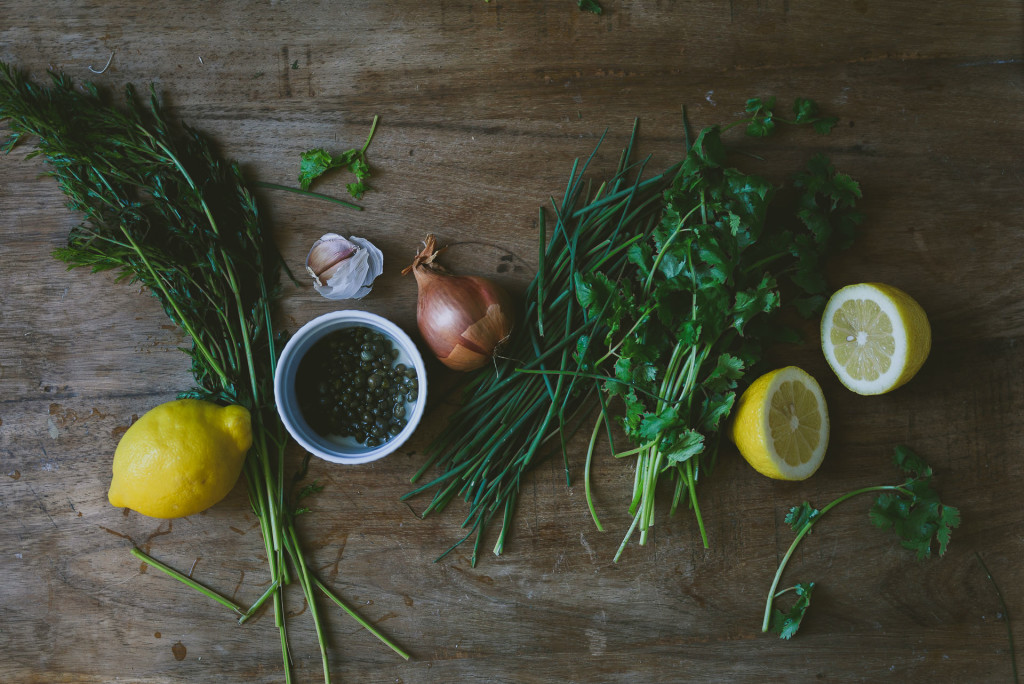 Roasted Carrot Miso Hummus + Carrot-Top Salsa Verde | le jus d'orange