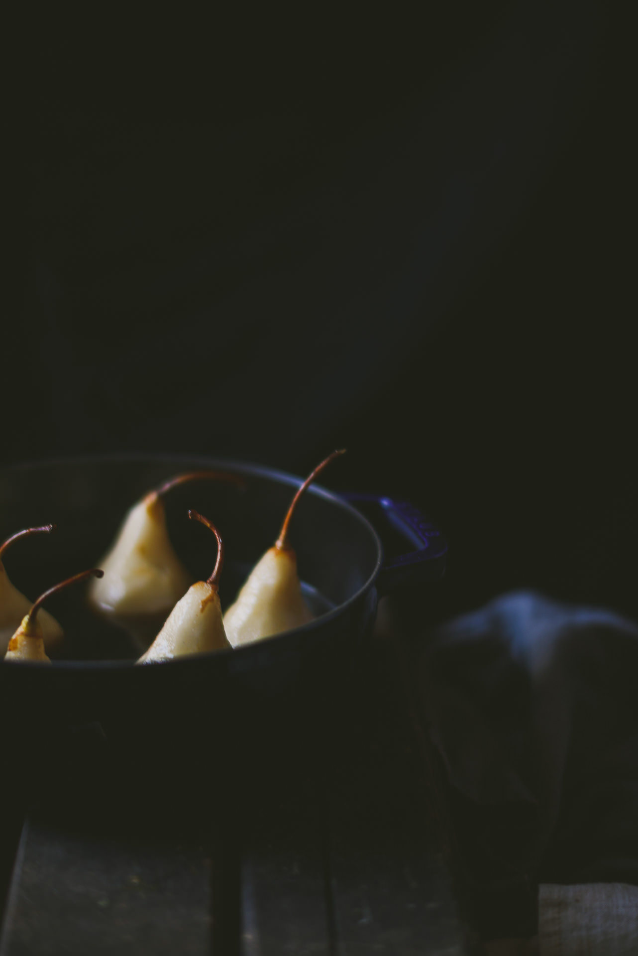 maple water poached pears | le jus d'orange