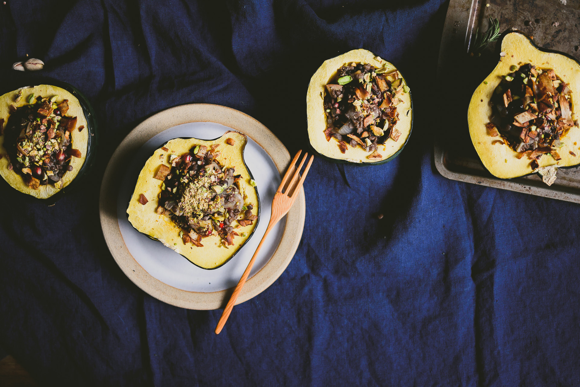 Lentil-Stuffed Acorn Squash | bettysliu.com