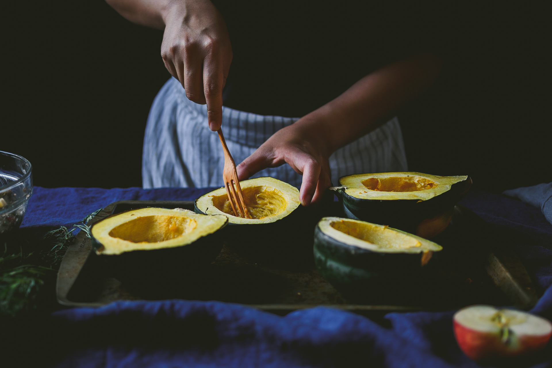 Lentil-Stuffed Acorn Squash | bettysliu.com