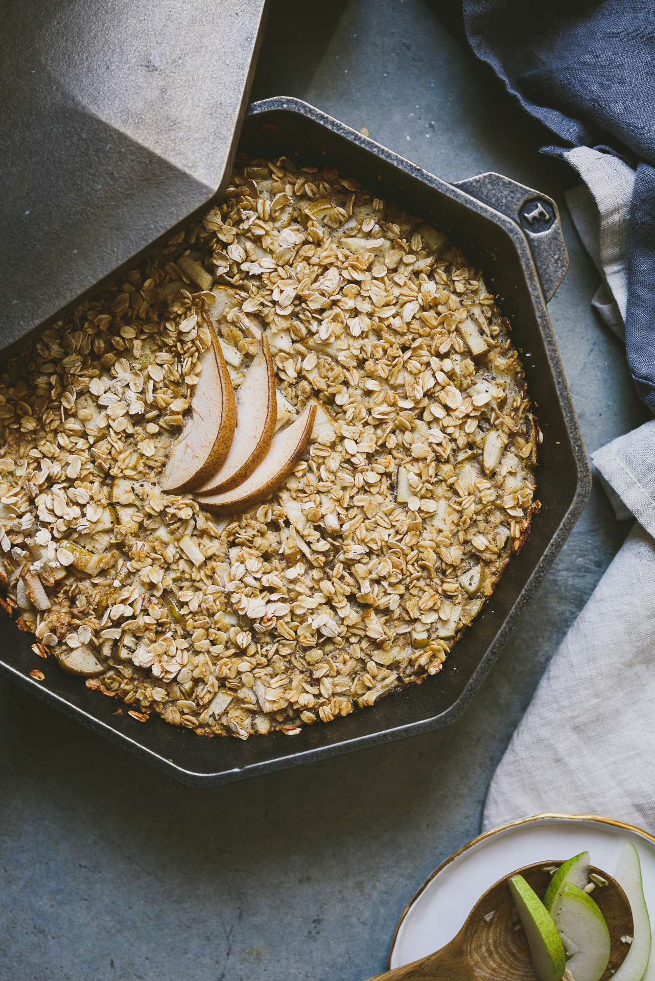 pear _ jasmine green tea baked oatmeal | bettysliu.com