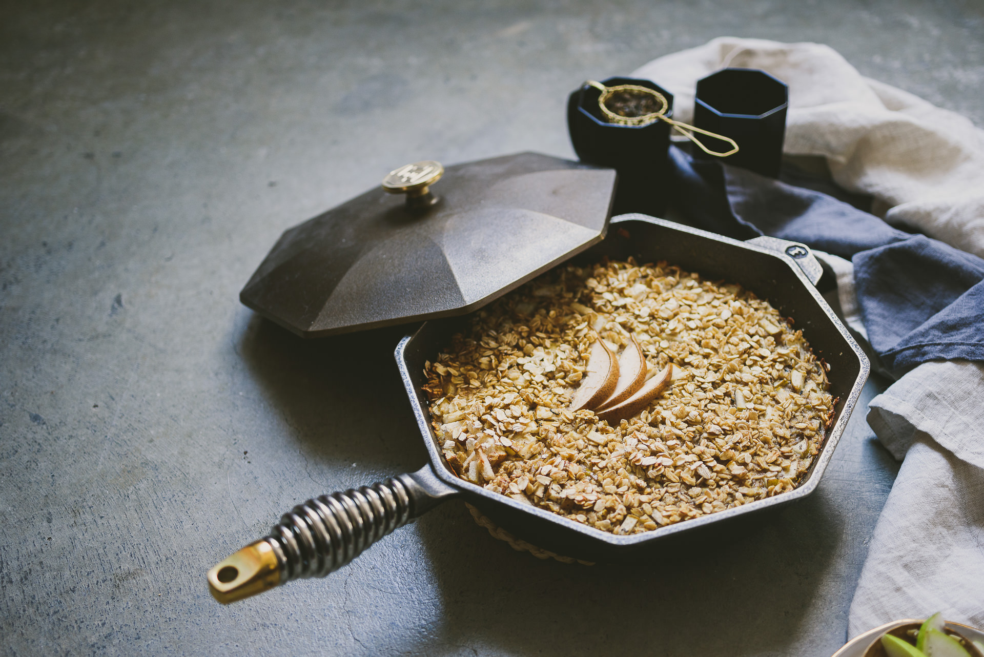 pear + jasmine green tea baked oatmeal | bettysliu.com