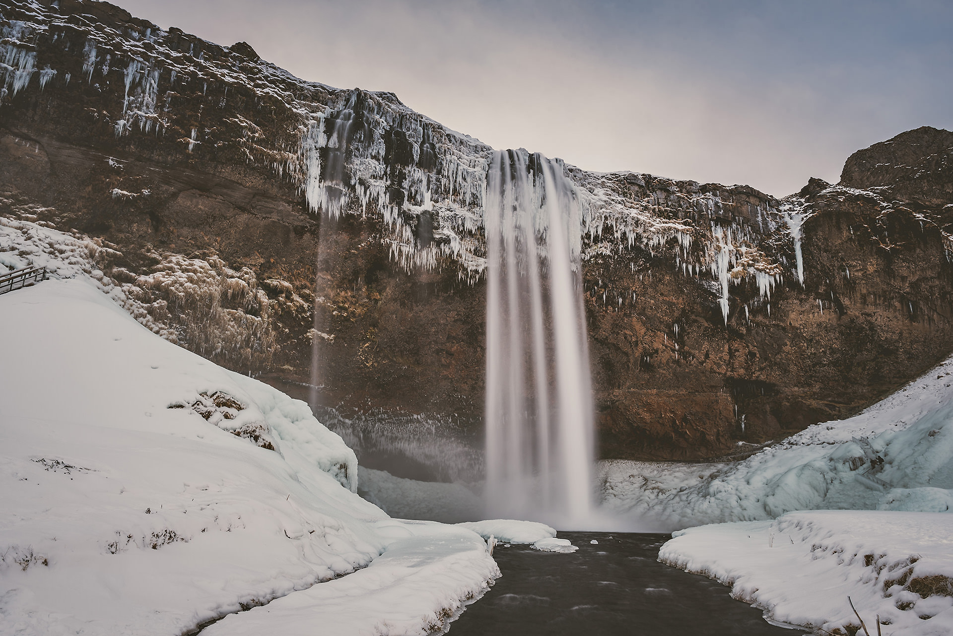 Iceland in Winter -Seljalandsfoss | bettysliu.com