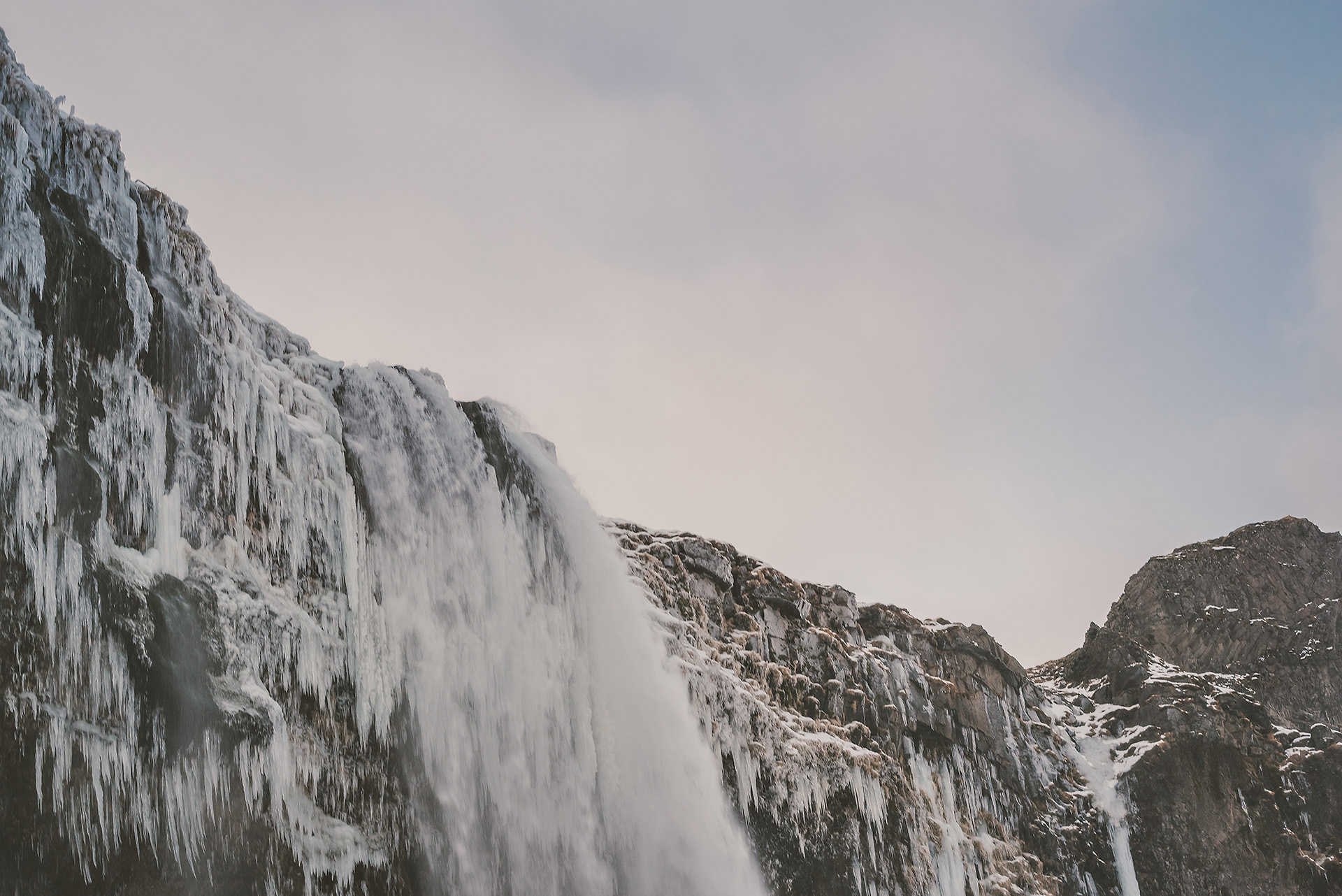 Iceland in Winter -Seljalandsfoss | bettysliu.com