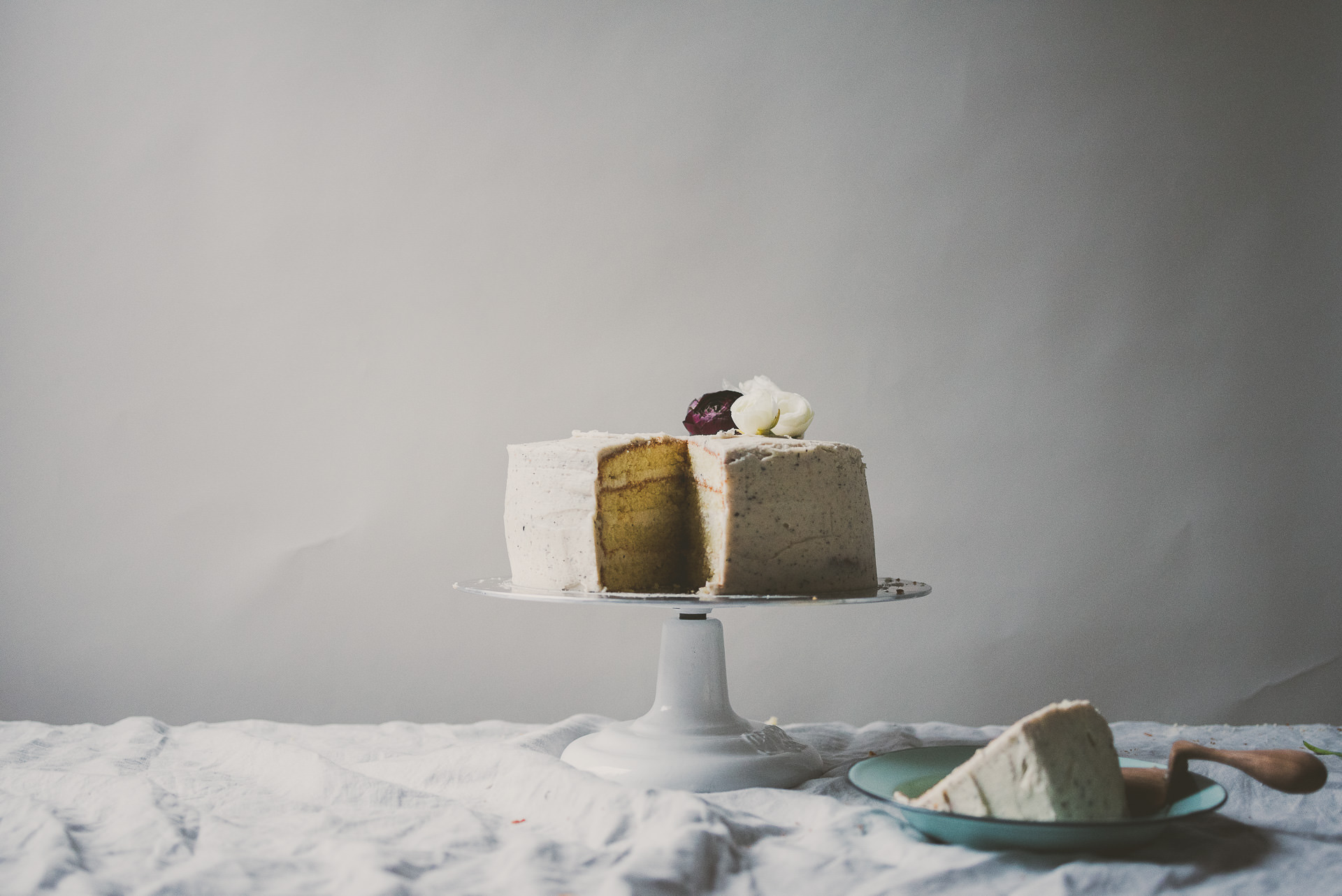 grapefruit cake with earl grey buttercream frosting | bettysliu.com