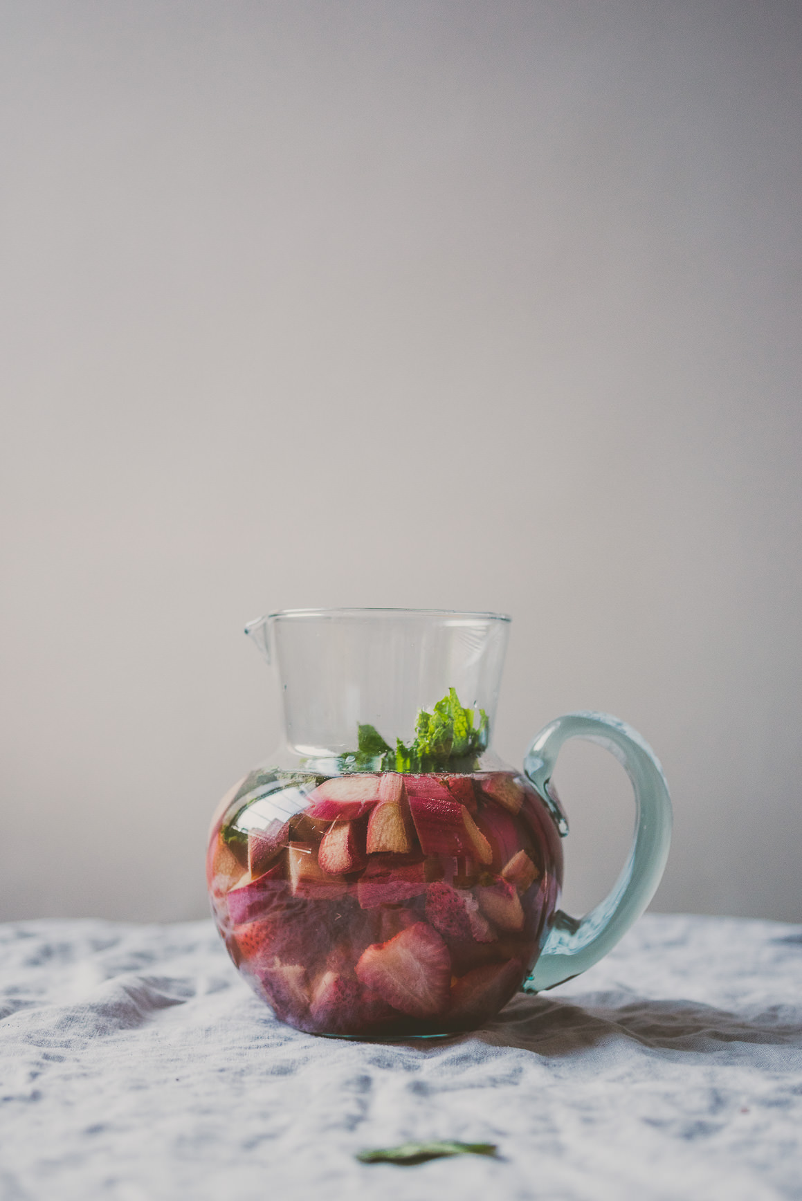 Roasted Rhubarb and Strawberry Sangria | bettysliu.com