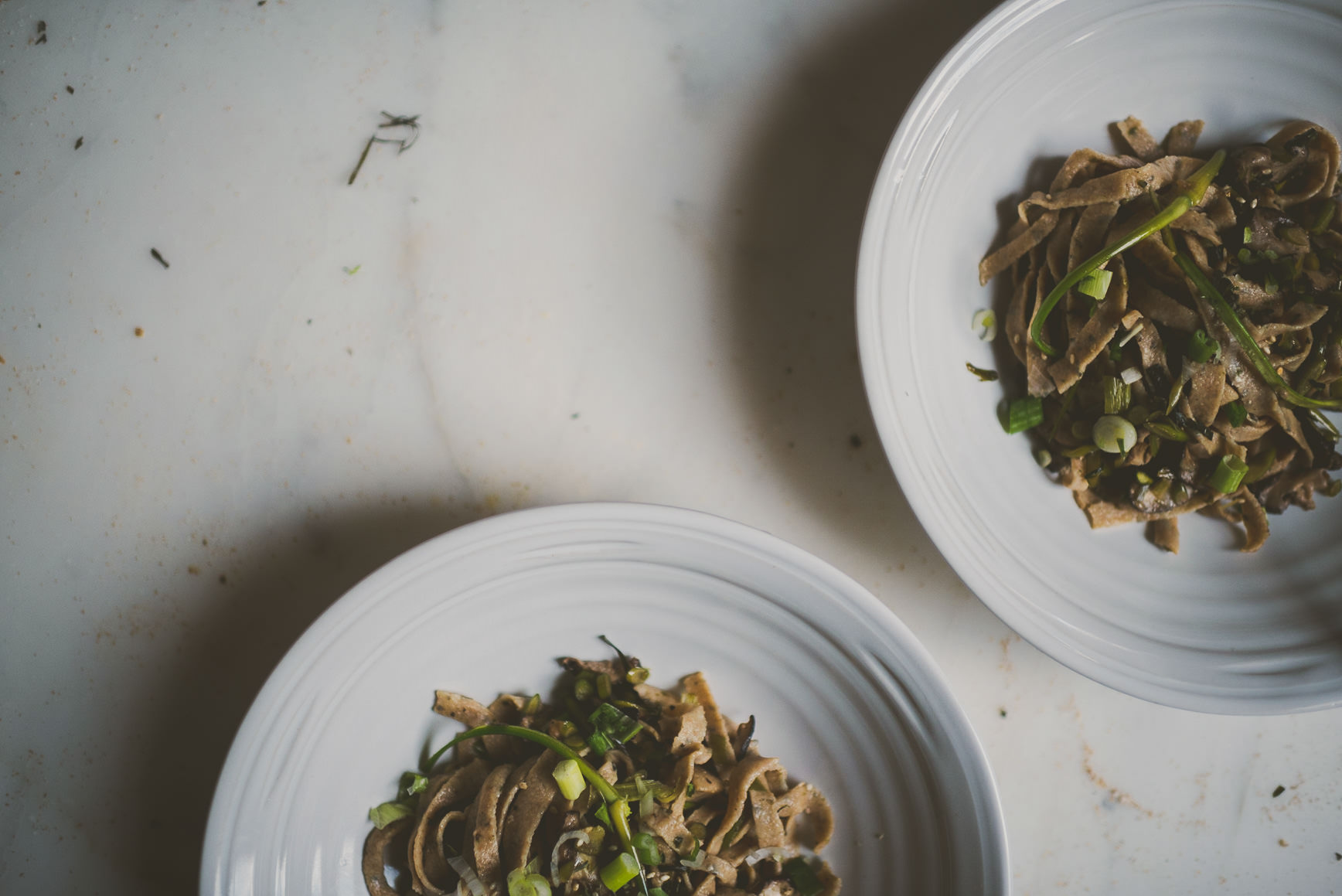 Seaweed Whole Wheat Pasta with Scallion Shiitake Sauce | bettysliu.com