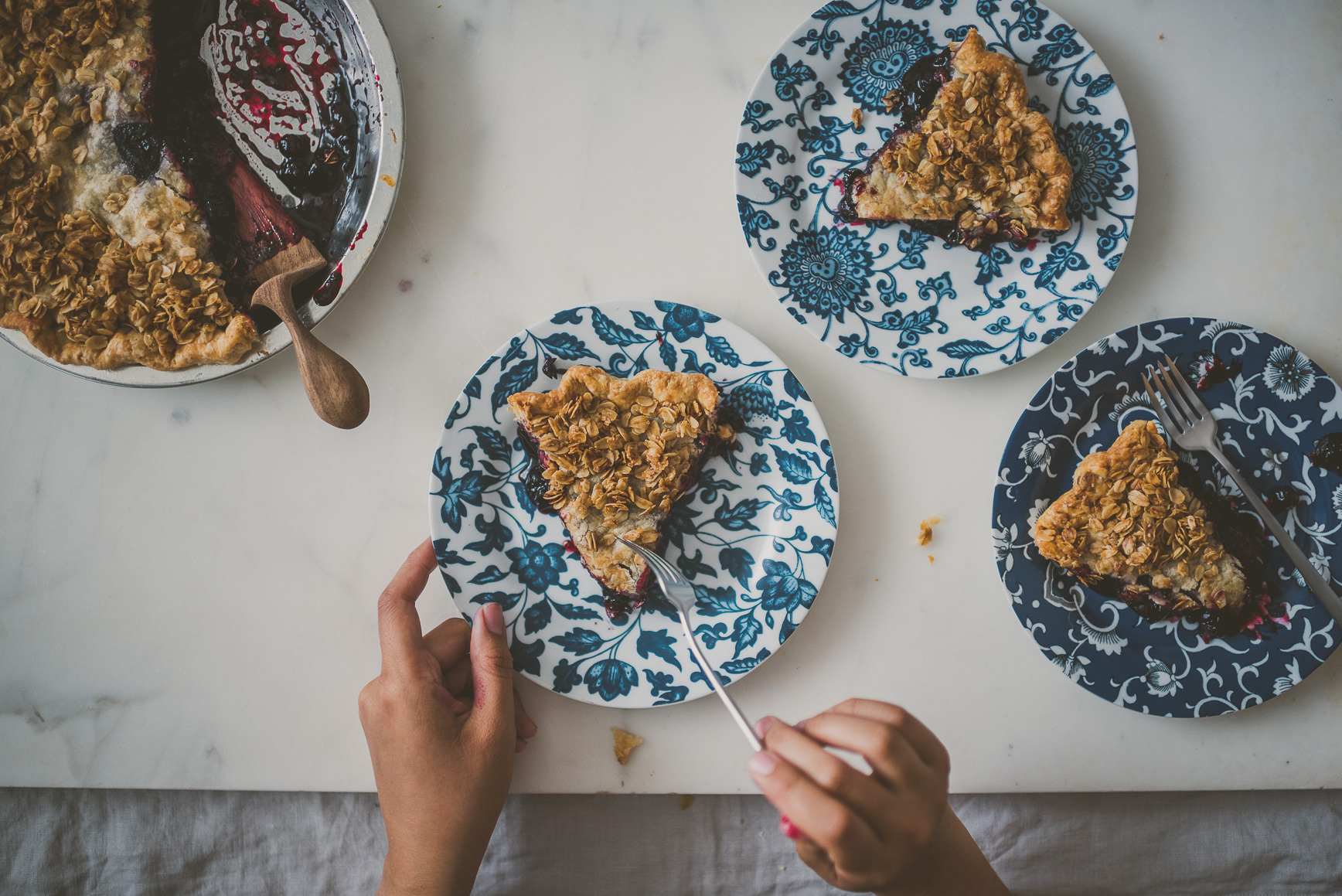 Maple Oat Crusted Blueberry Pie | bettysliu.com