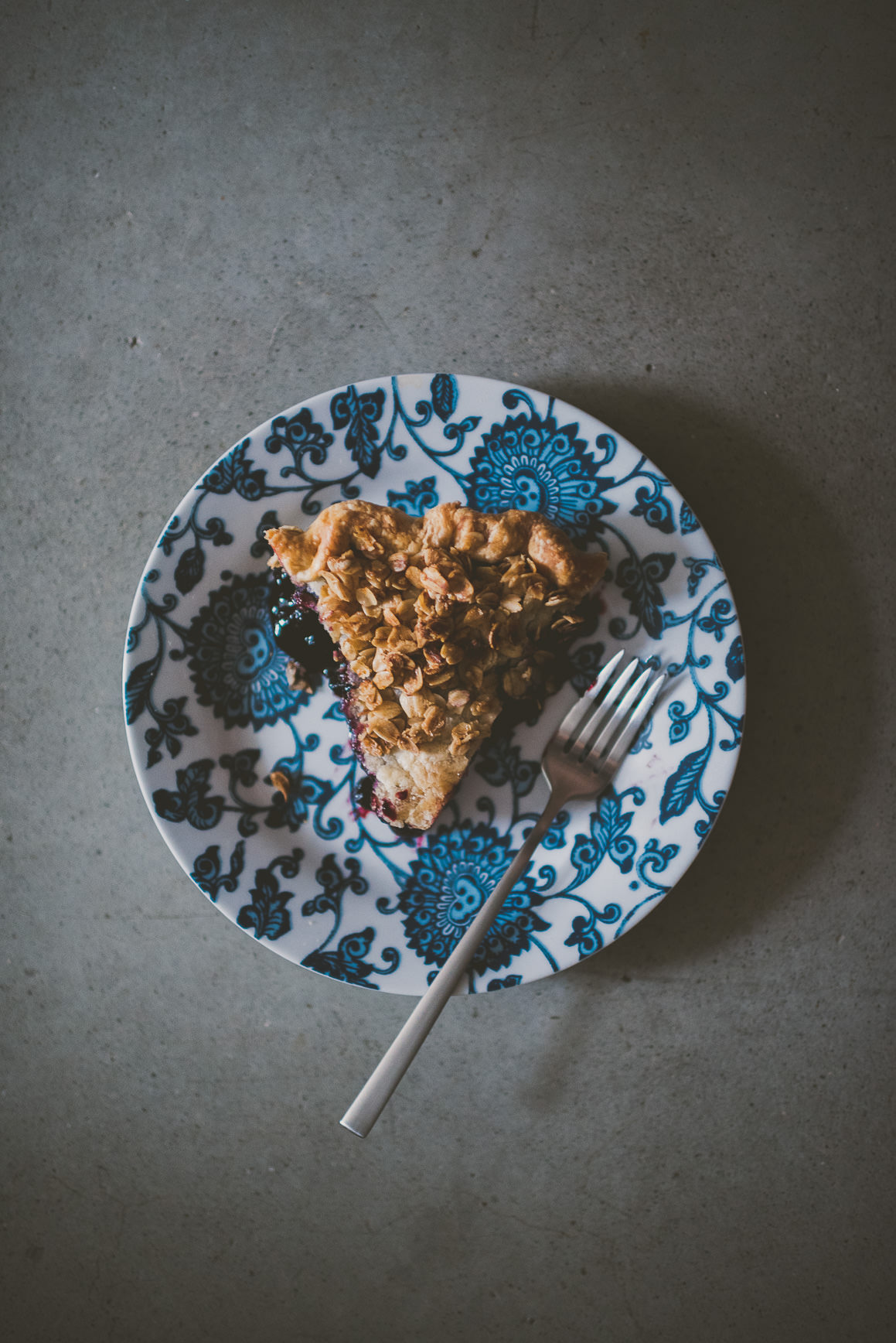 Maple Oat Crusted Blueberry Pie | bettysliu.com